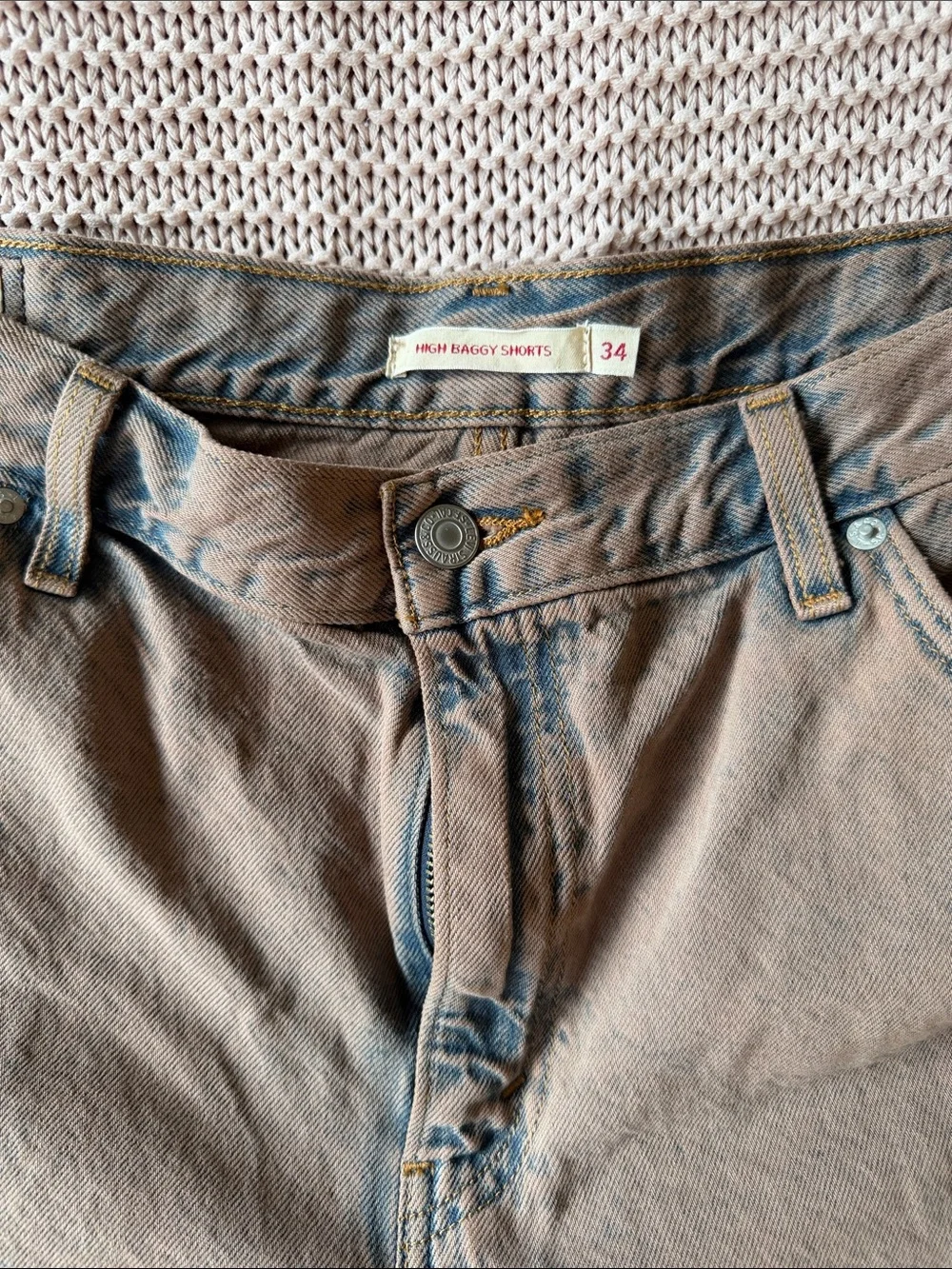 Levi's | High Rise Baggy Shorts | Faded Brown | Women’s Size 34